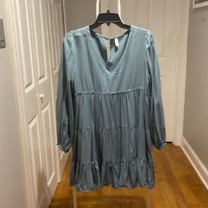 Glam dusty blue 3 tiered dress. Size medium.